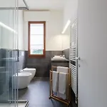 Apartment Oasis Of Tranquility Just Minutes From Downtown *
